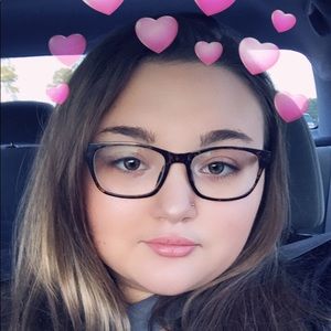 Meet your Posher, Madeline